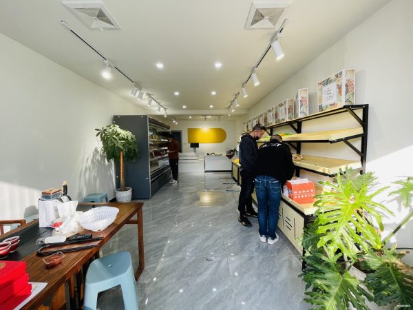 汉江创意园内60平全新装修水果店亏本转让